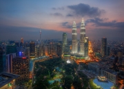 开云官网-上海钢铁巨塔静电流，浇灭俄城青春风暴