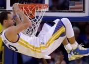 开云体育登录-夜航者与守夜人，拉文以铁血防守引领热火力克步行者