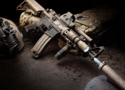 开云官网-钢铁与绿茵的窄门对决，当F1街道的死亡舞步遭遇足球场上的强行终结