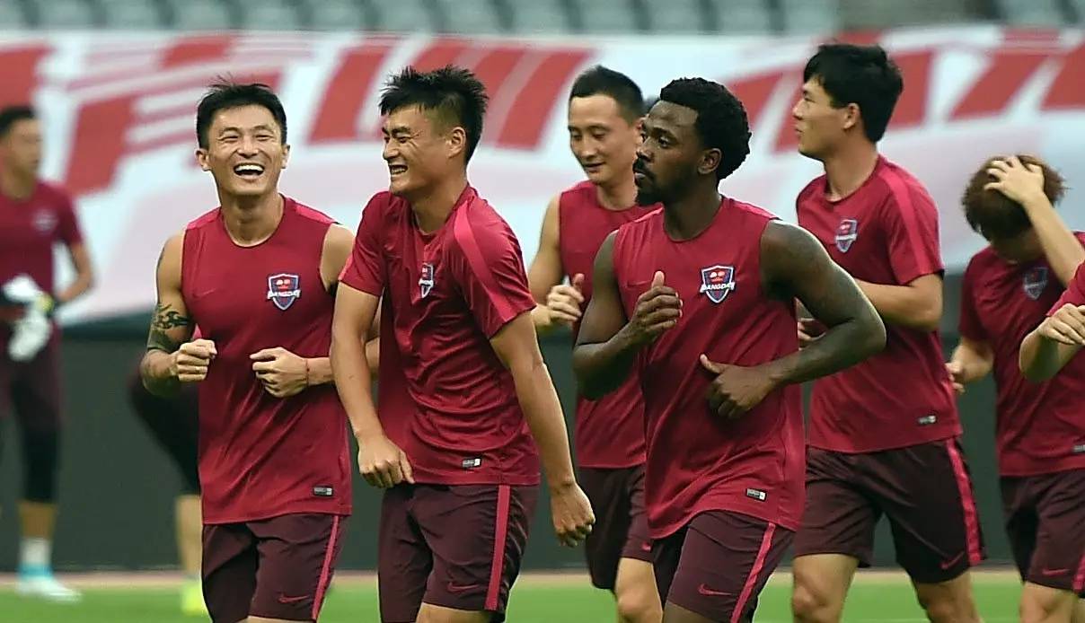 关于重庆力帆客场险胜上海下港,赛场争夺激烈组织对抗的信息 关于重庆力帆客场险胜上海下港,赛场争夺激烈组织对抗的信息