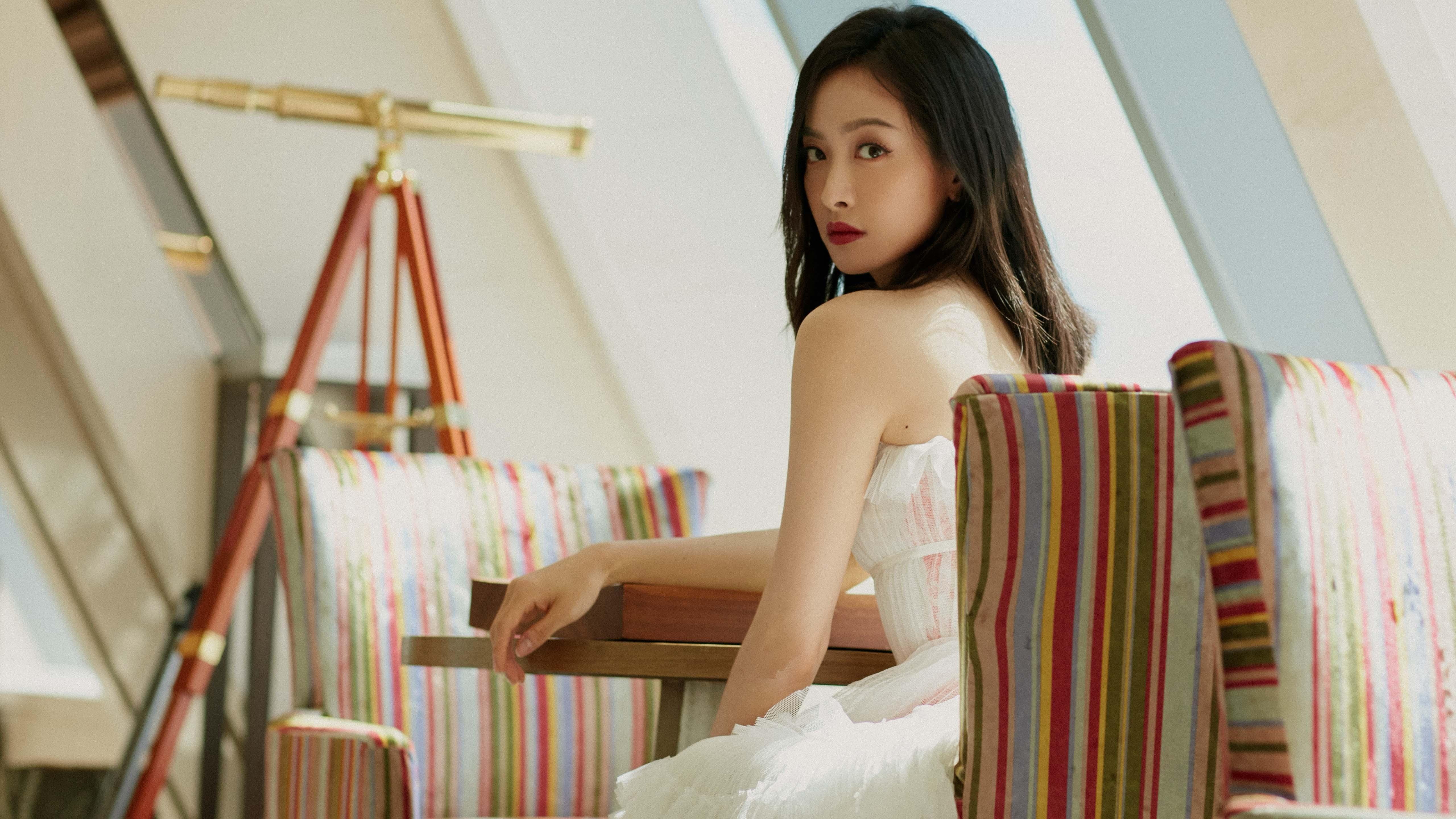 F1新赛季揭幕战之夜，从配角到星辰，卡瓦哈尔如何成为全场焦点