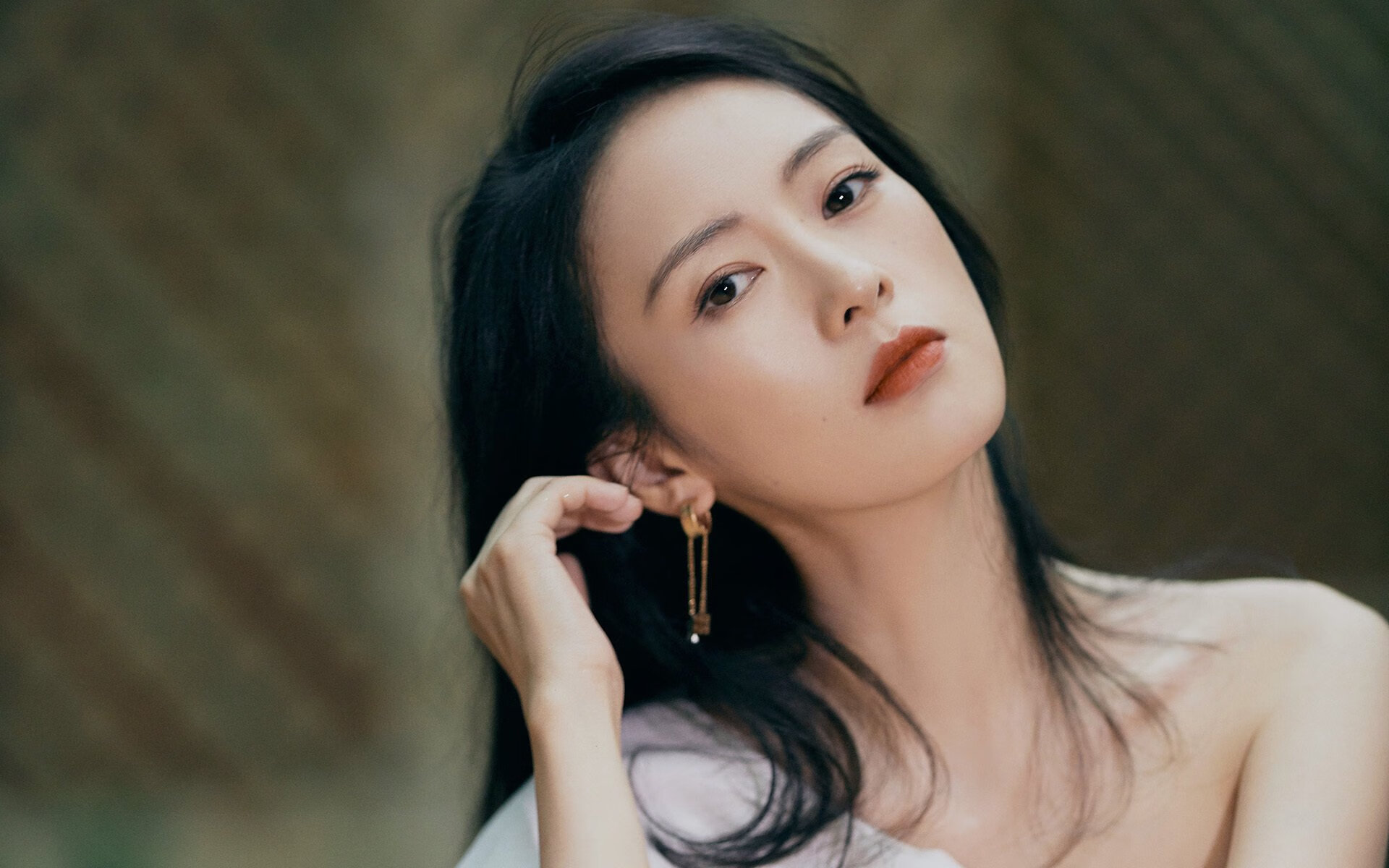 新势力崛起与王权捍卫，灰熊无情终结悬念，恩比德于焦点之夜宣示统治